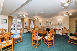RESIDENT LOUNGE- click for photo gallery